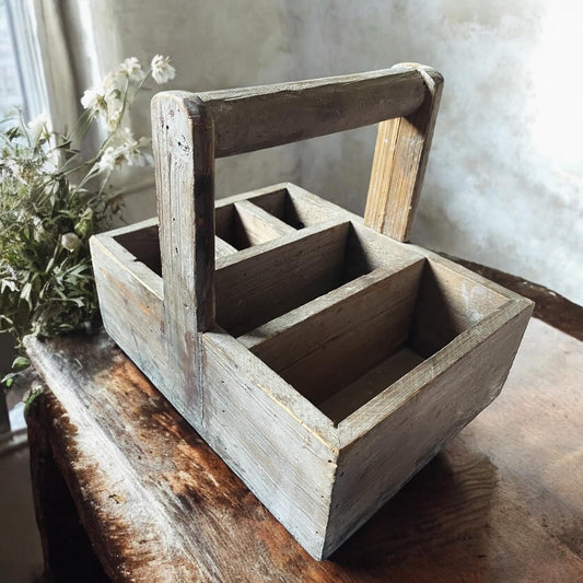 Ancient casier de rangement box