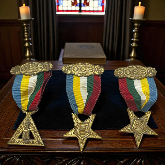 Tris spille Massoneria americana OES femminile, 1890-1920