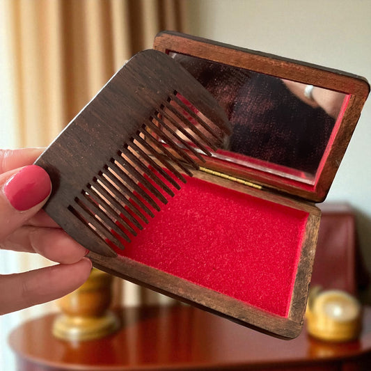 Delizioso scrigno da borsetta con specchio porta pettine, intarsi in madreperla