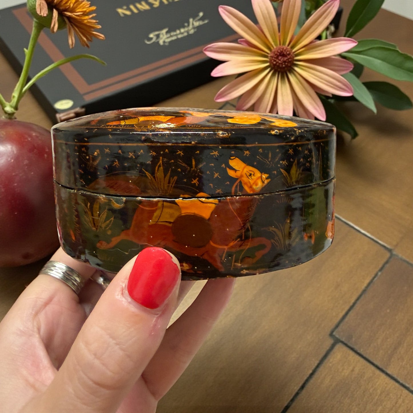 Antica scatola kashmira in papier mâché anni 30-40 riccamente decorata