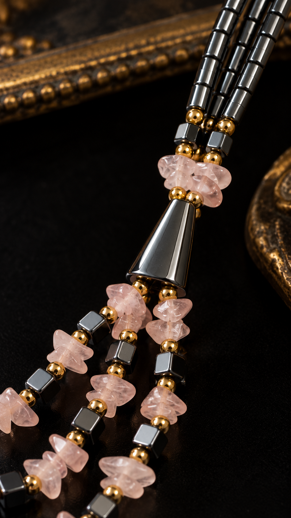 Collana architettonica anni ‘60 in ematite e quarzo rosa con chiusura in argento