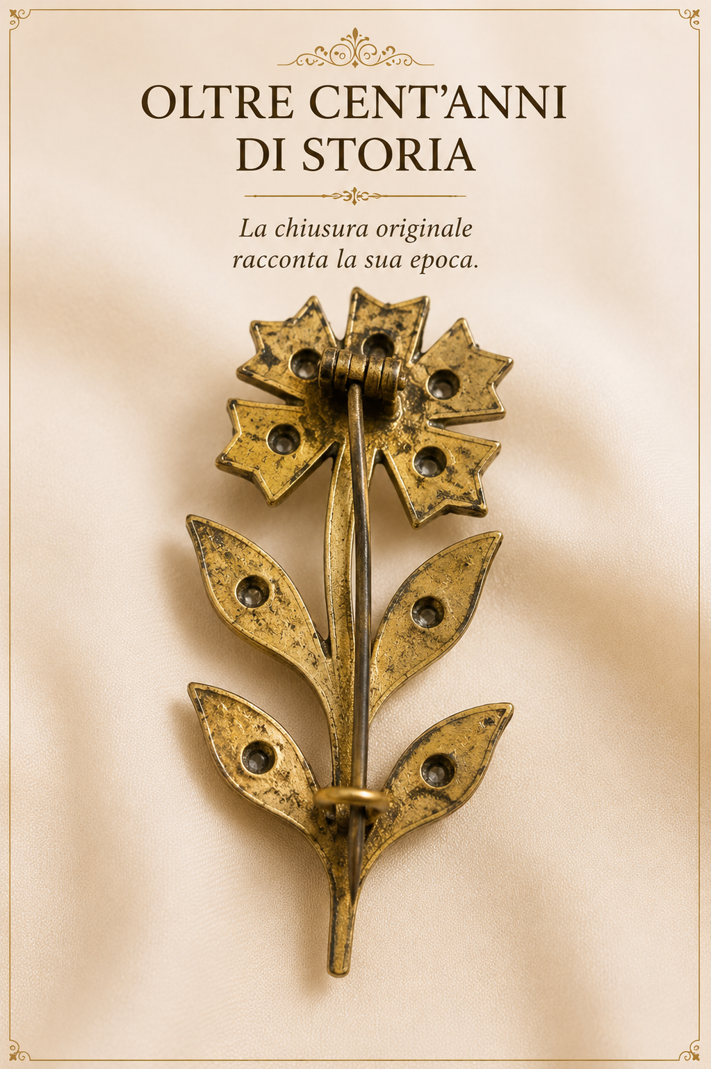 Spilla antica a guisa di fiore con belle paste vitree originali Belle Époque primi ‘900