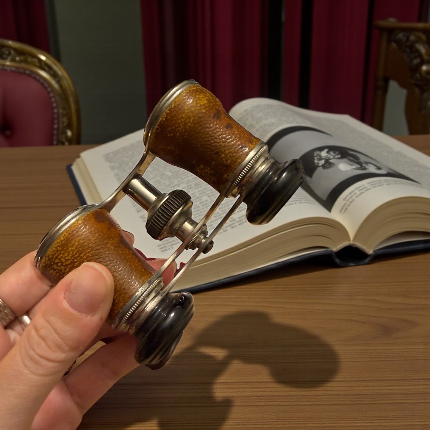 Antico binocolo da opera fine ‘800 primo ‘900 con custodia originale