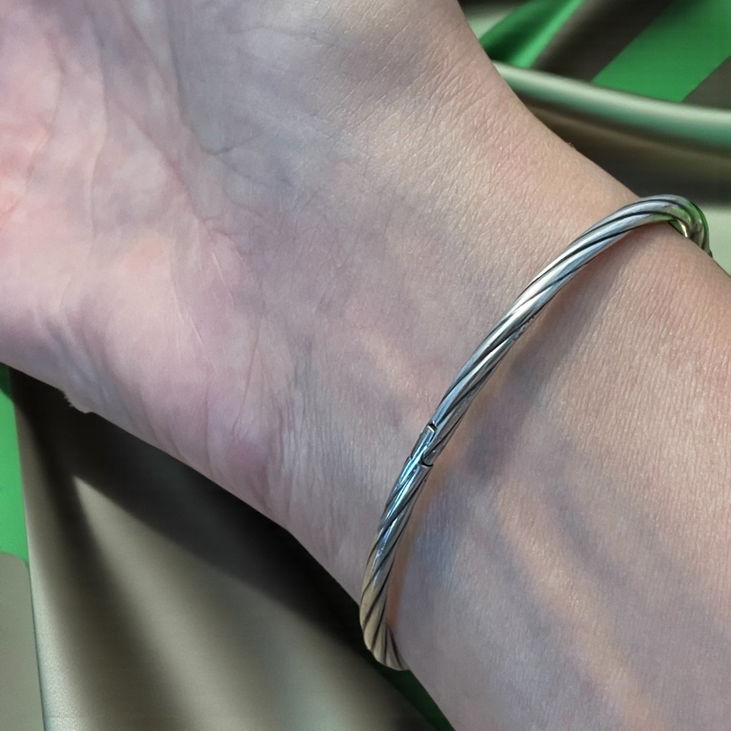 Bracciale tedesco in argento ottocento con fibula, anni ‘70