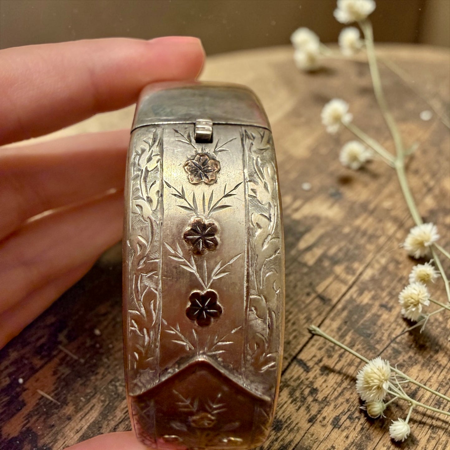 Bracciale in argento massiccio antico, fine ‘800 primo ‘900 con fiori placcati oro