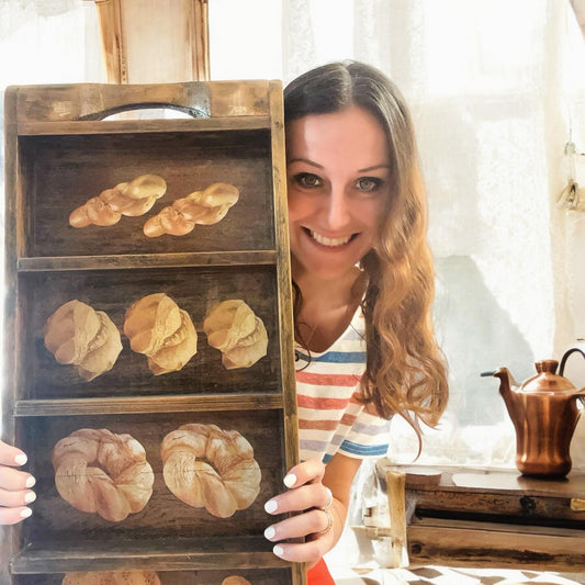 Large display for old-fashioned bread