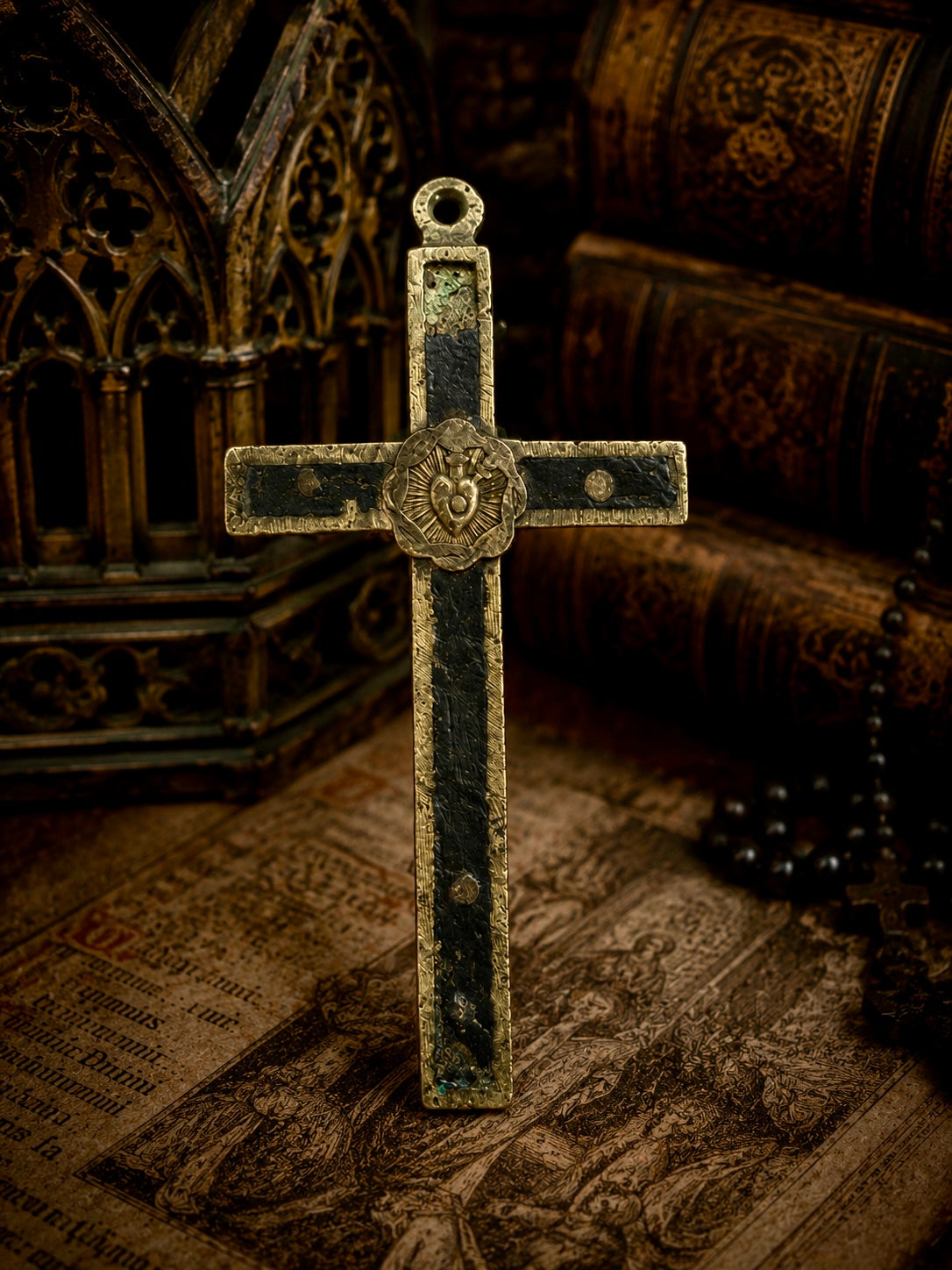 Antica croce con teschio e ossa incrociate e Cuore Sacro, fine ‘800