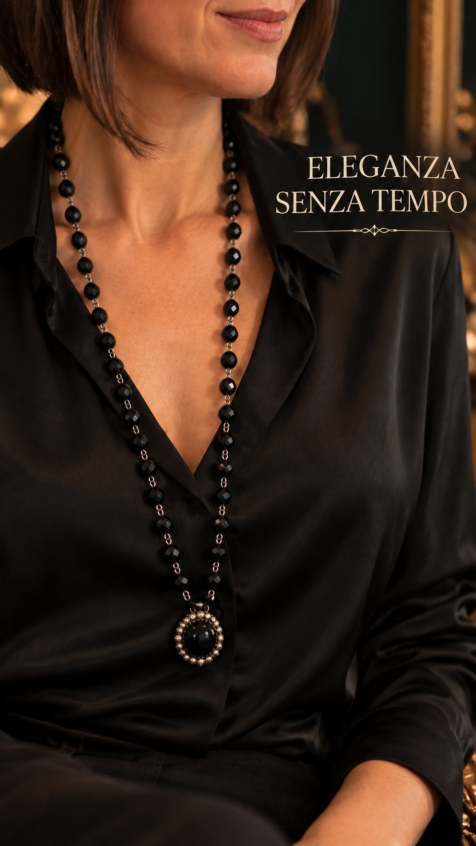 Collana total black in perle di vetro sfaccettato con pendente nero e cornice Aurora Borealis