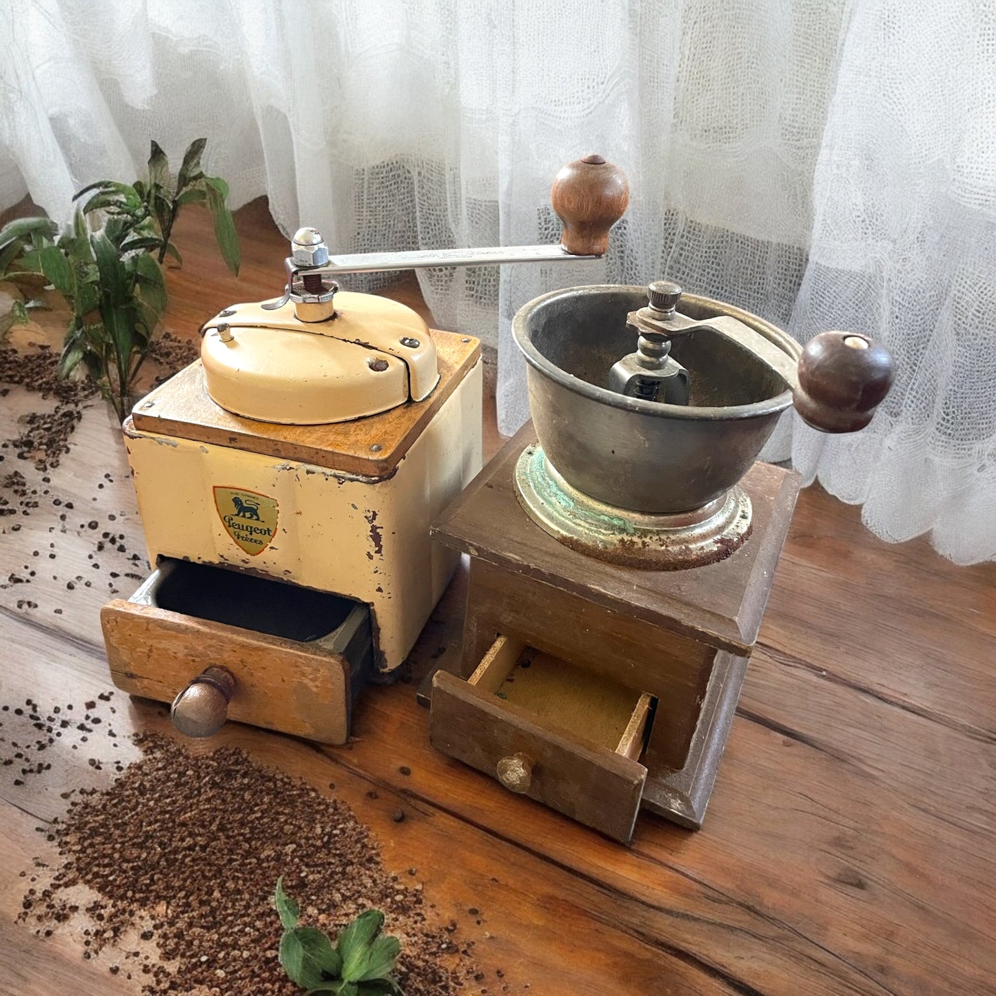 Coppia macinini caffè uno Peugeot