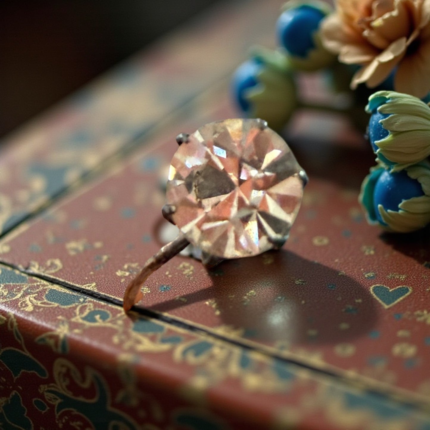 Antichi orecchini in argento taglio brillante con castone alto, completi di custodia, anni ‘20