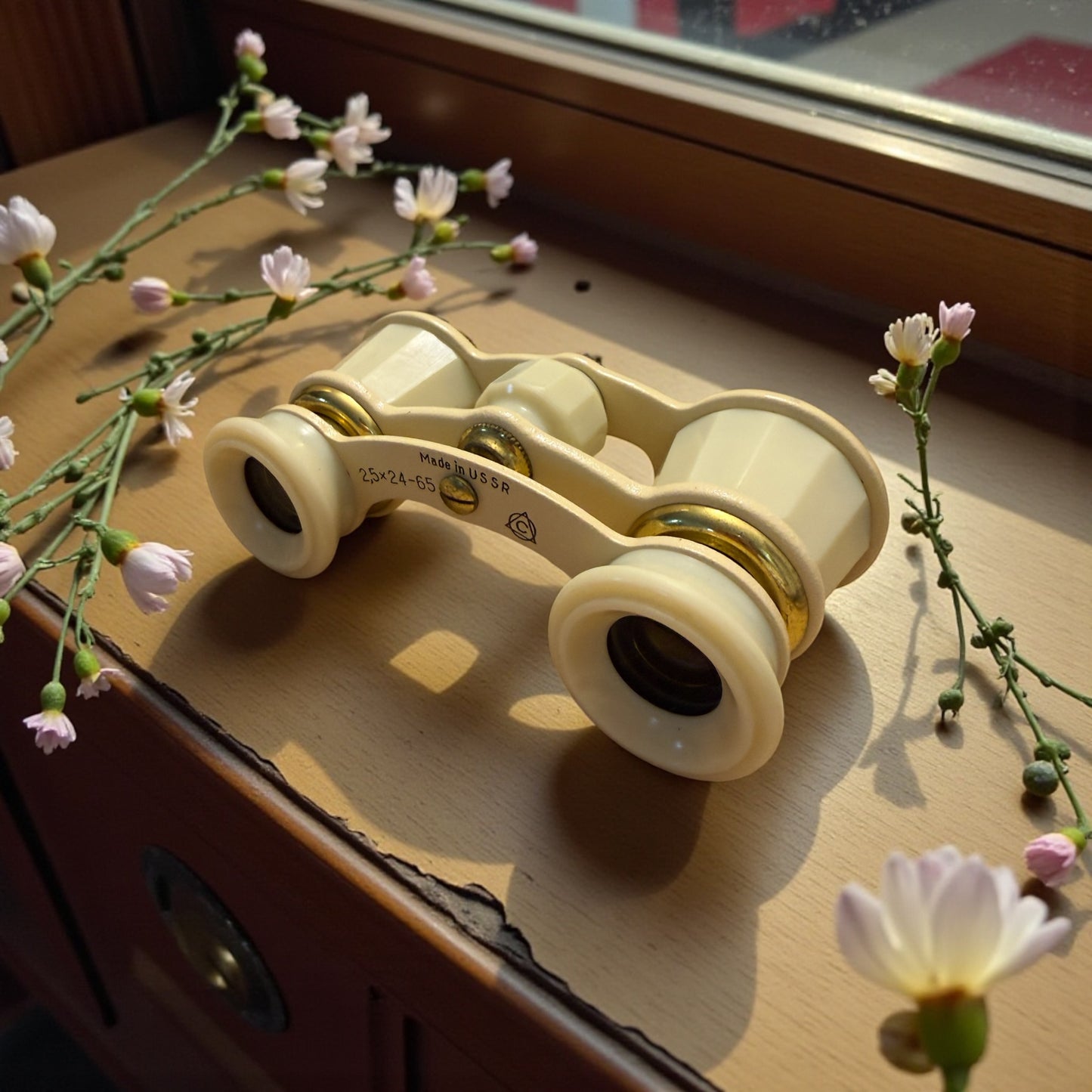 Binocolo da opera completo di astuccio, ex USSR anni ‘60
