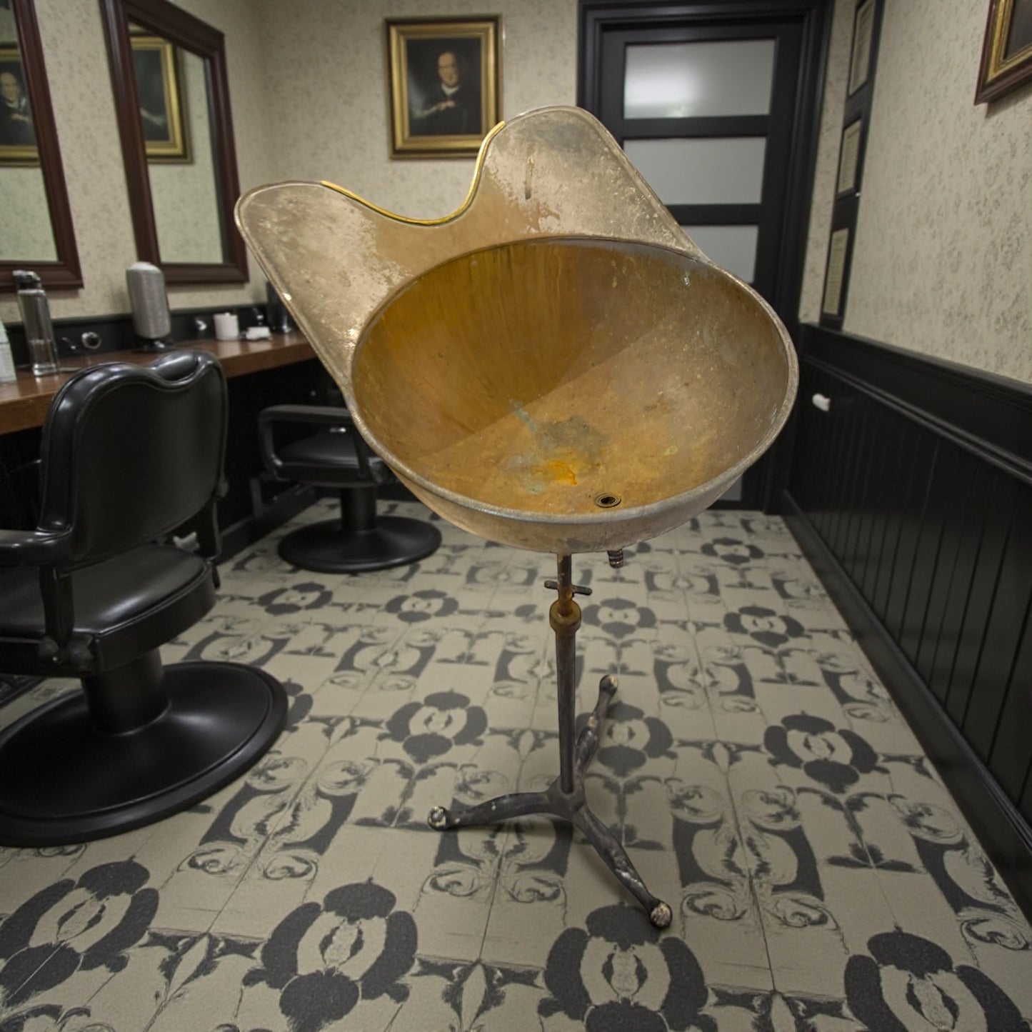 Antico lavatesta pezzo unico da salone barbiere d’epoca francese, anni ‘20 - ‘30