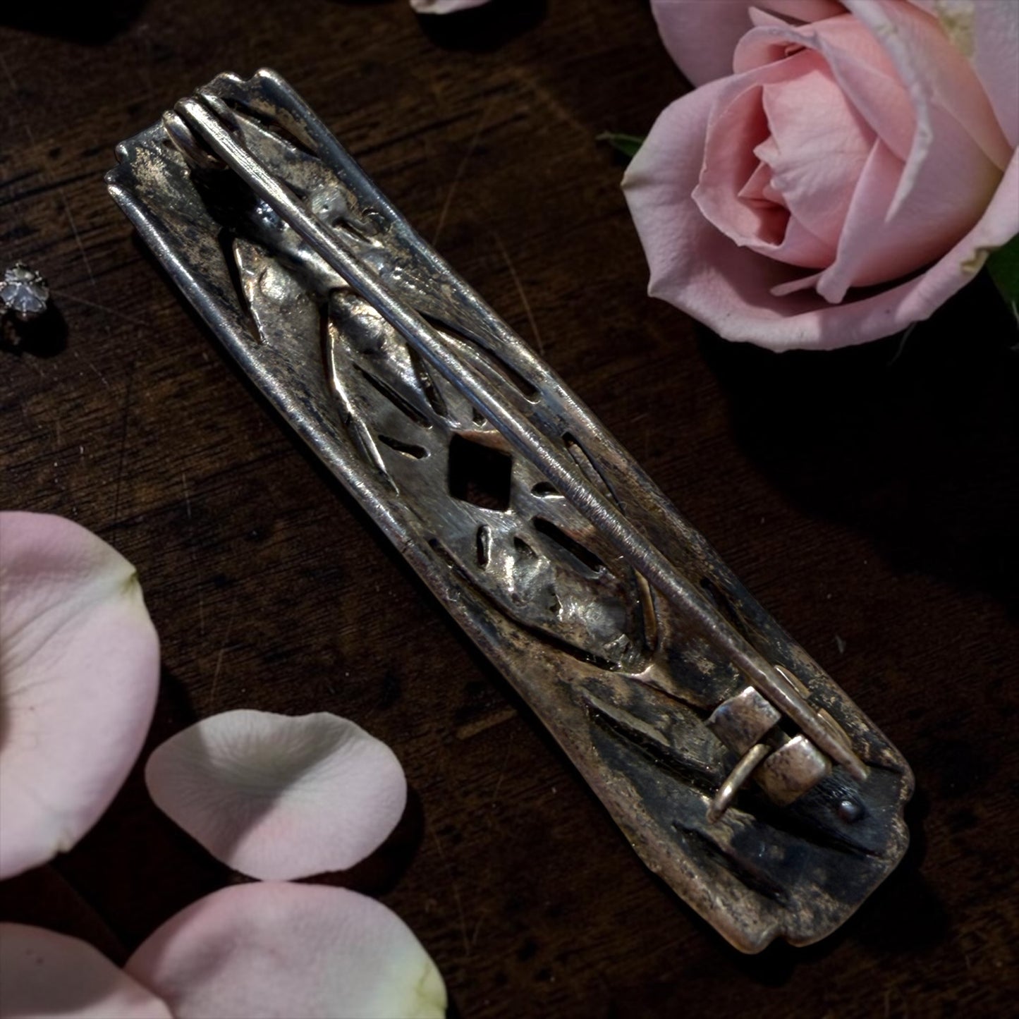 Spilla gioiello con marcasiti e vetro ametista, argento 925, anni ‘30-‘40