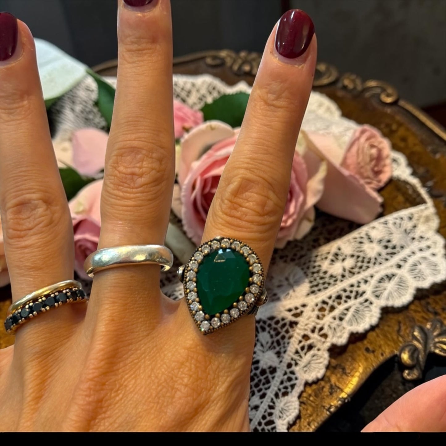 Set gioielli anello e pendente coordinati, fattura turco-ottomana, argento e ottone