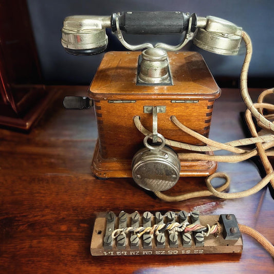 Antique 1920s Hand Crank Telephone