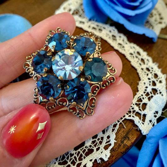 Spilla gioiello vintage cristalli azzurri e blu, anni ‘60