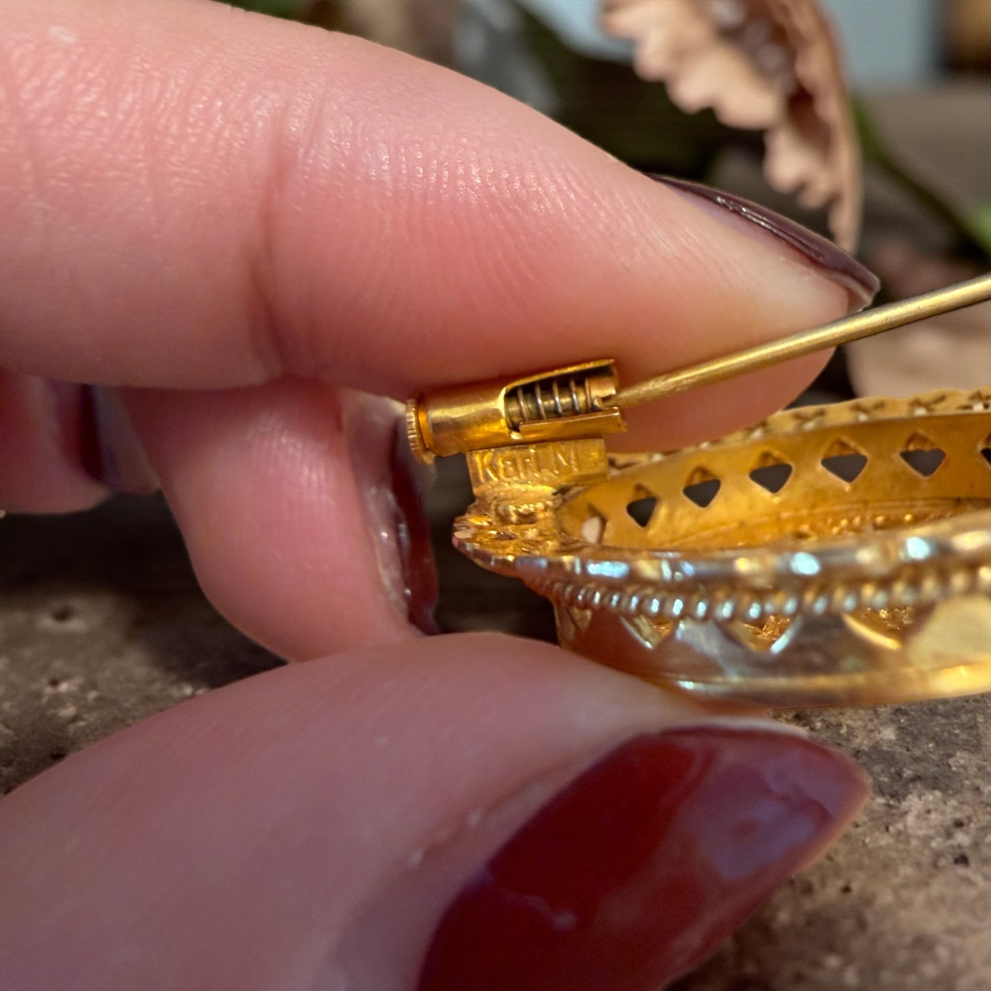 Spilla in filigrana placcata oro firmata, manifattura tedesca anni 60