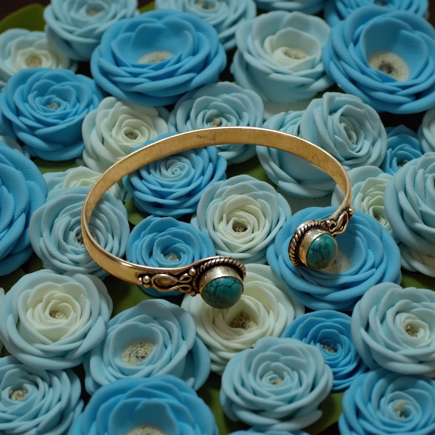 Bracciale aperto boho chic regolabile placcato argento, Nepal ca anni ‘80