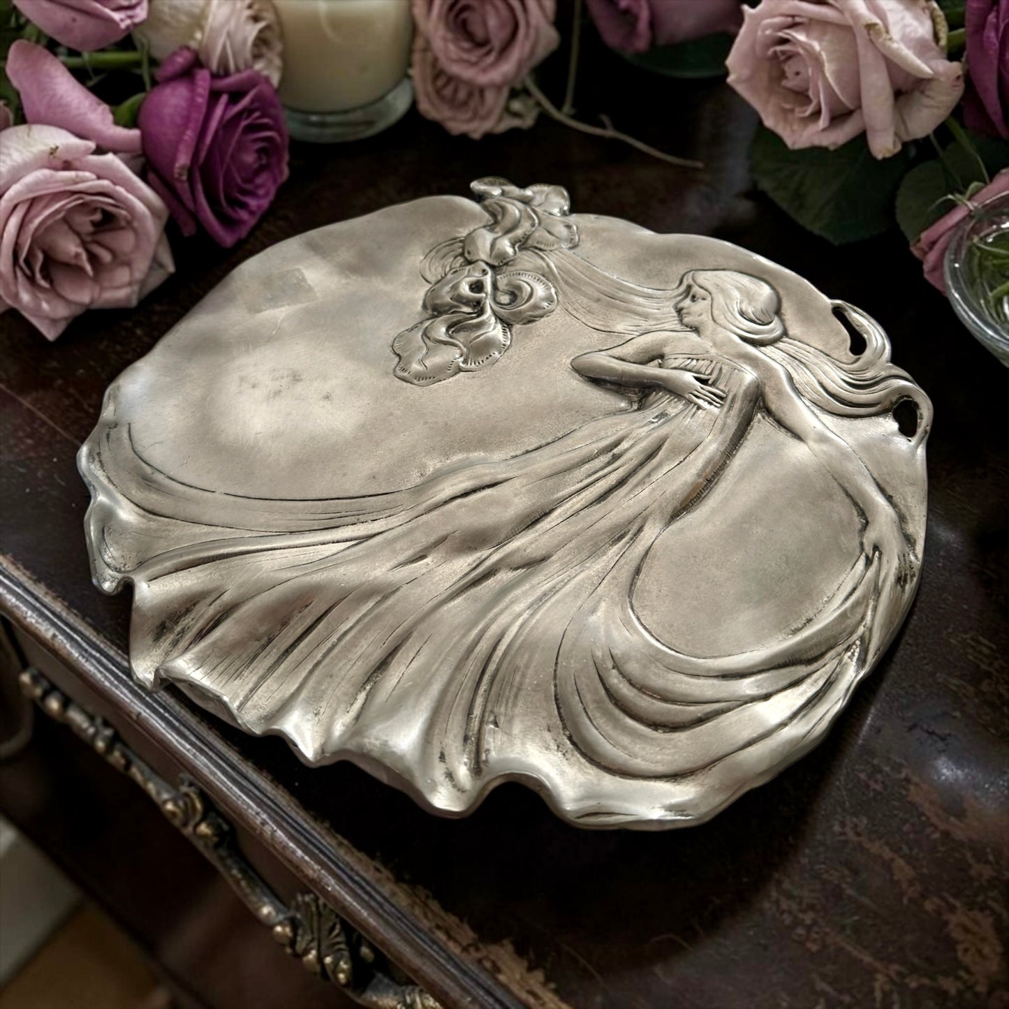 Centrotavola Liberty in étain francese con piedini