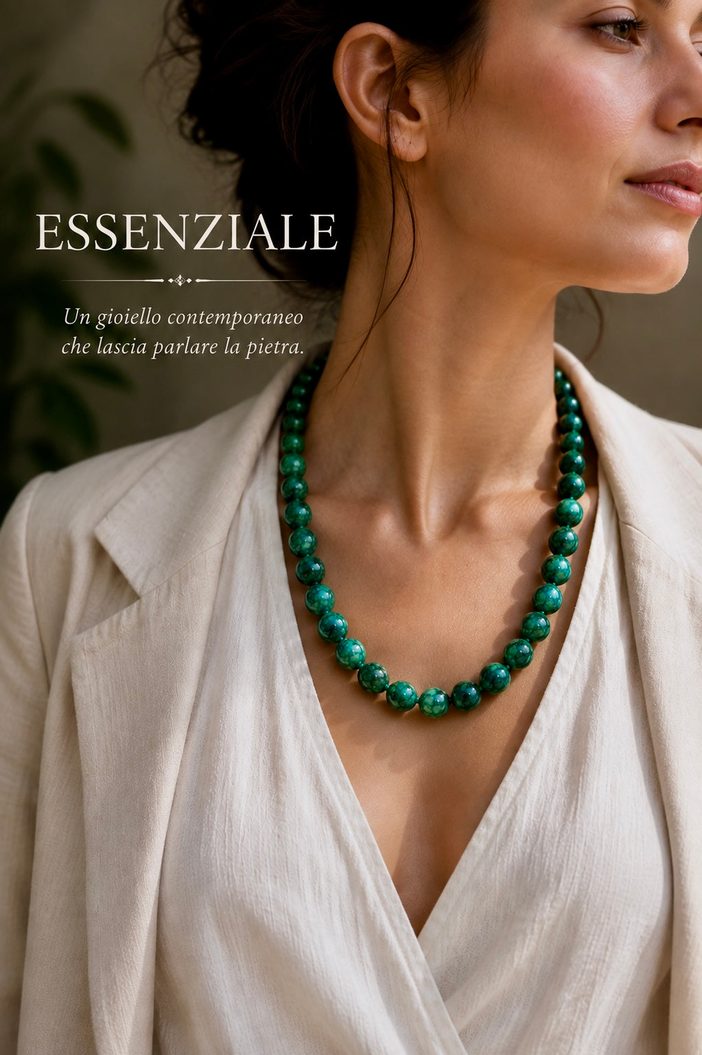 Splendida collana in autentiche perle di crisocolla verde con chiusura a vite a scomparsa