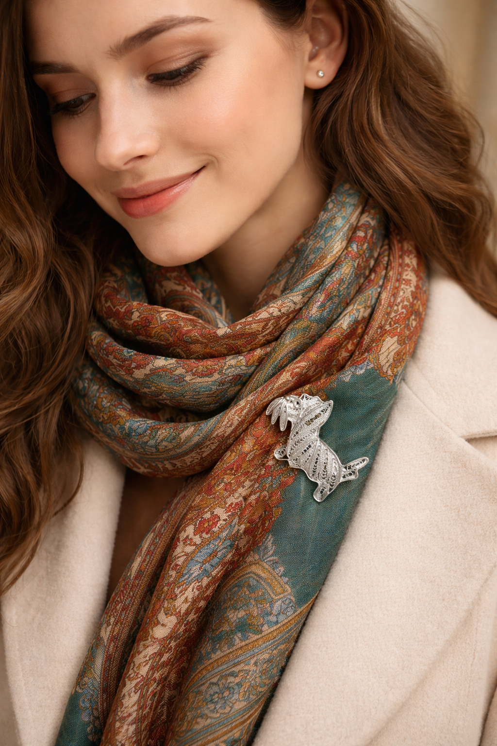 Spilla vintage italiana in filigrana d’argento a guisa di cagnolino