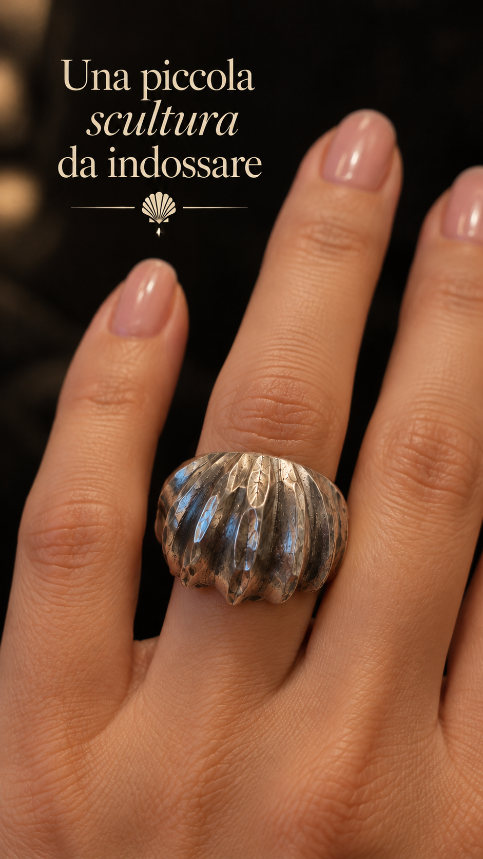 Anello in argento modernista a guisa di conchiglia