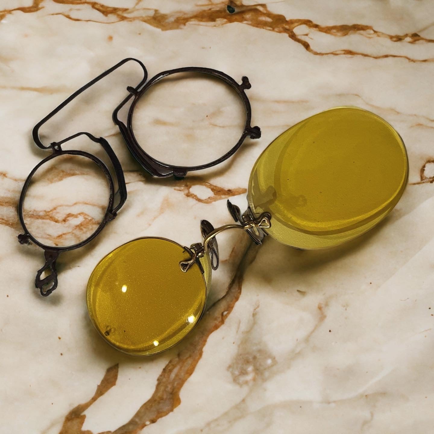 Antichi occhiali pince nez 1800