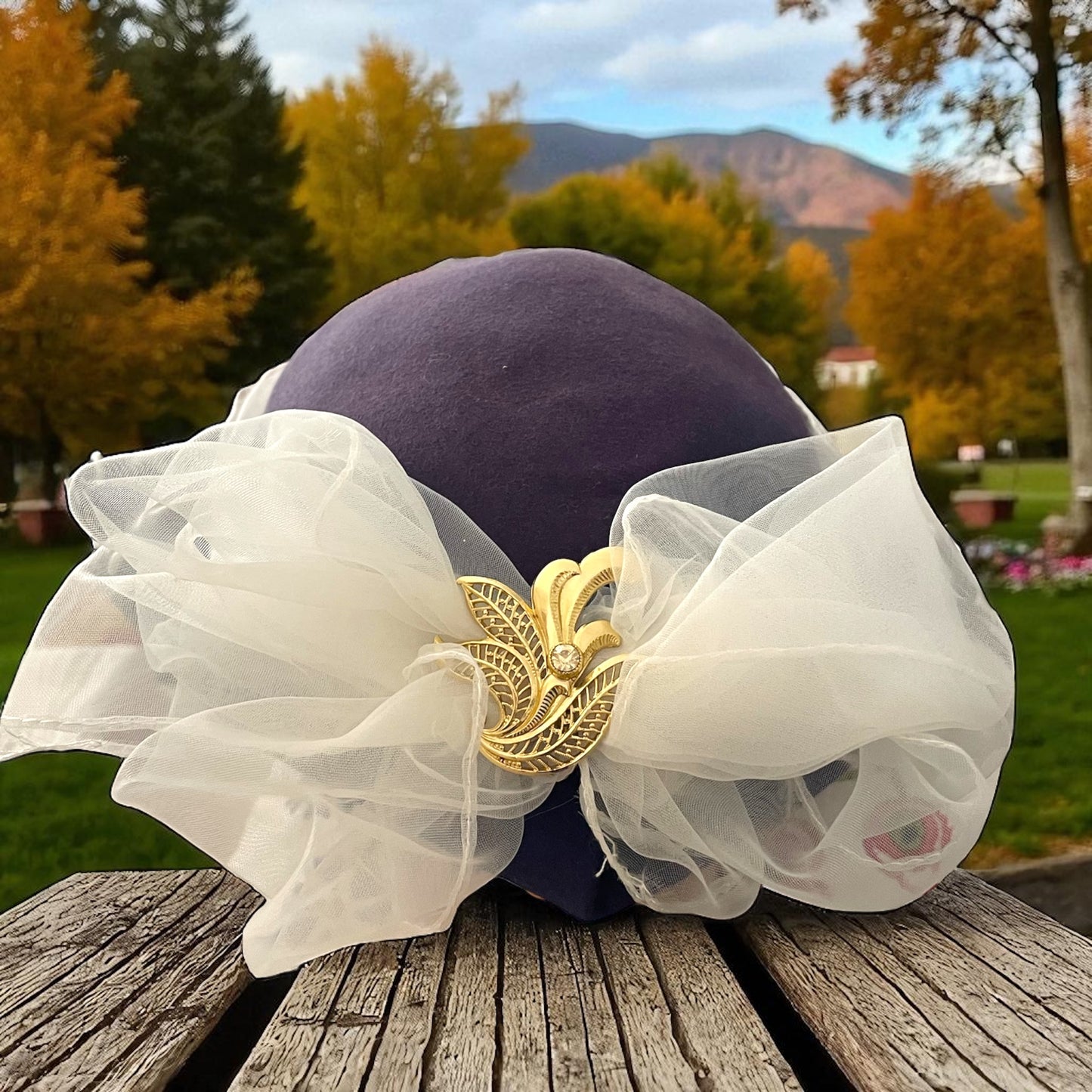 Cappellino in feltro blu viola anni ‘50 rivisitato da cerimonia