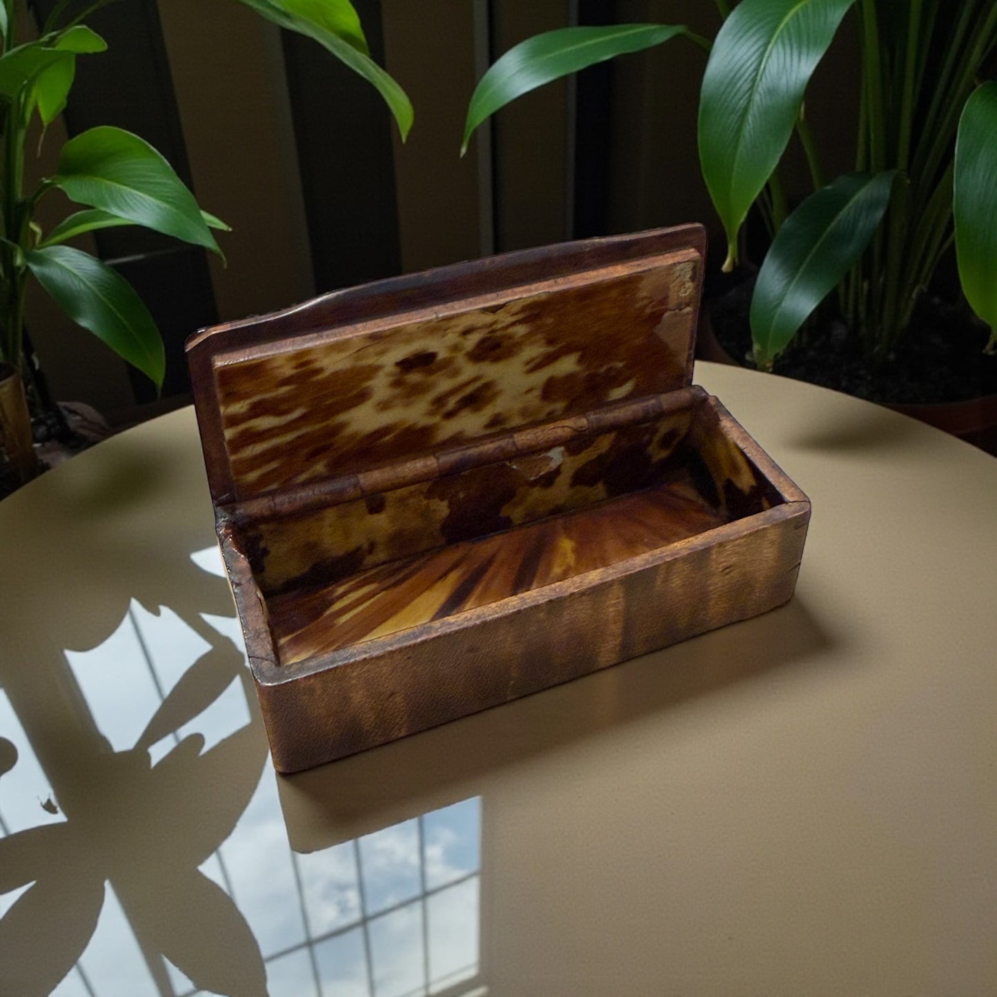 Antica tabacchiera metà ottocento in radica con intarsi