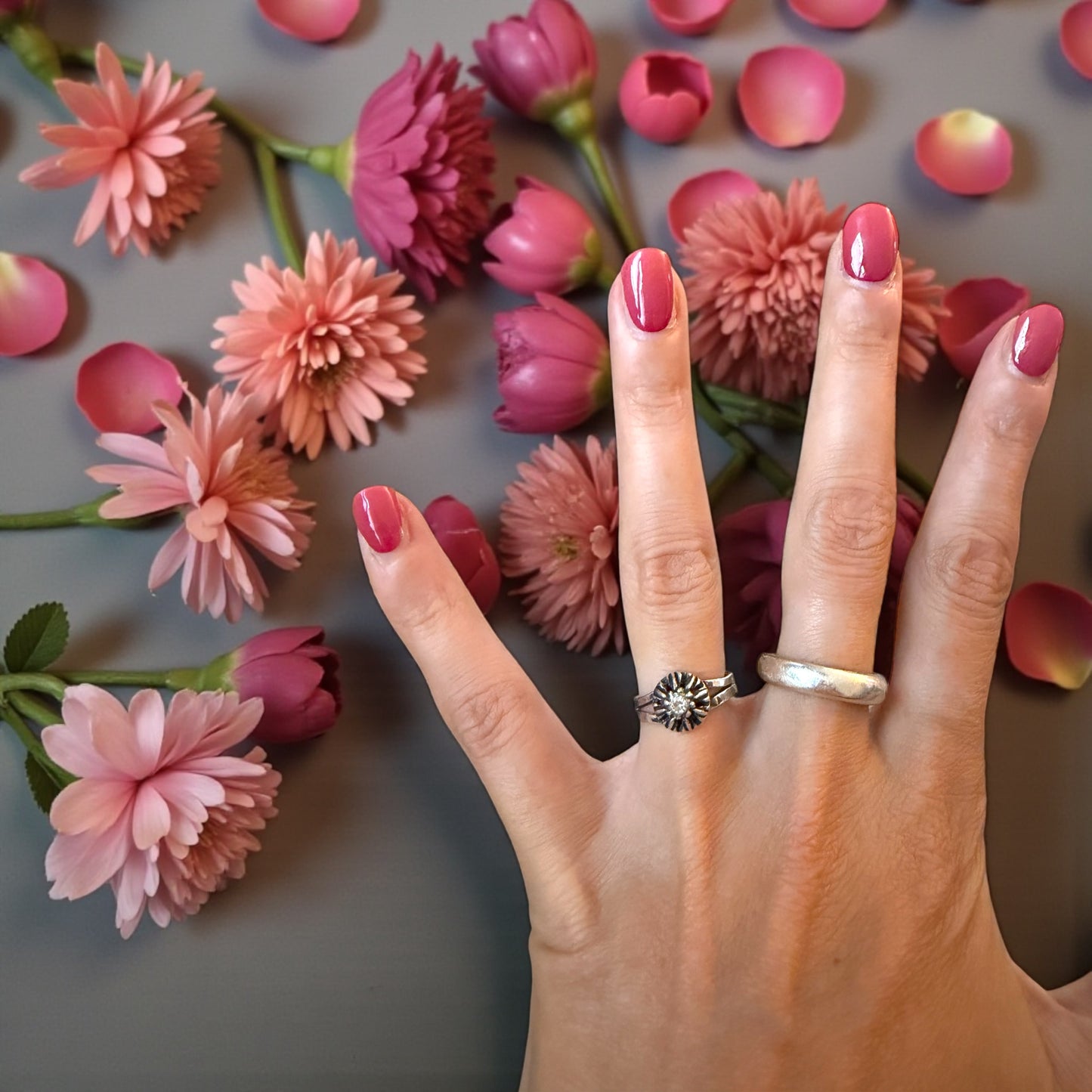 Antico anello di fidanzamento francese in argento ottocento con vetro taglio brillante