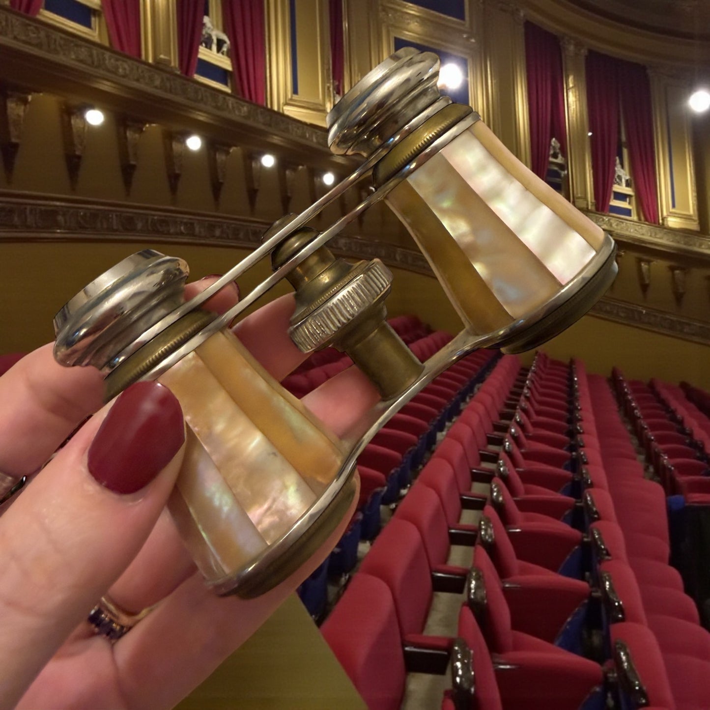 Antico opera glasses binocolo da opera Chevalier Paris fine 800 primo 900 madreperla