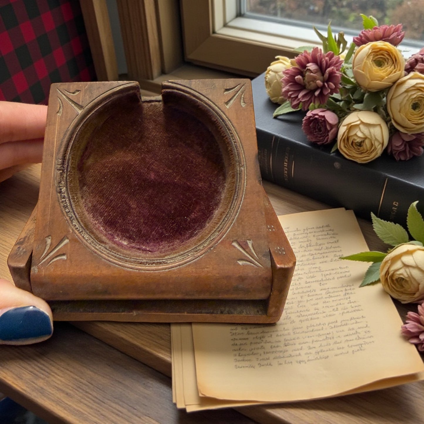 Antica scatola a scorrimento per custodia ed esposizione di orologio a cipolla, ca anni ‘20