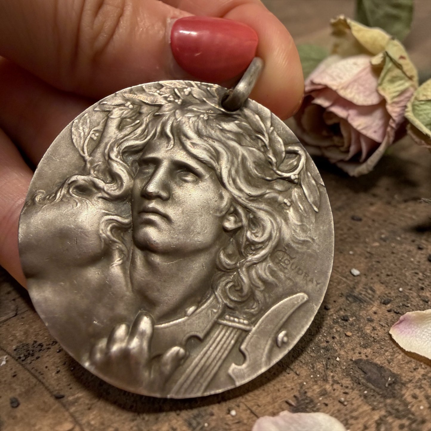 Medaglia gioiello in bronzo placcato argento, Orfeo con la lira, a firma Coudray