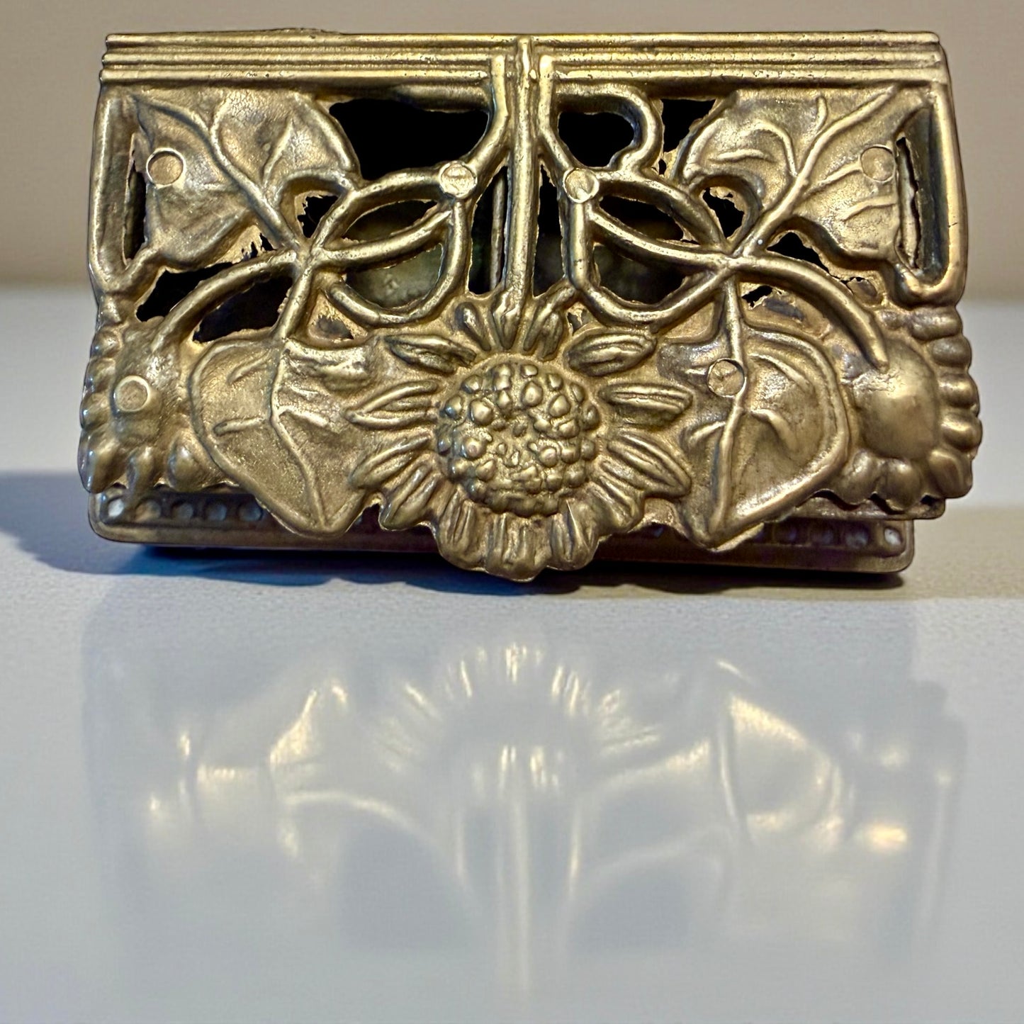 Cofanetto in ottone Liberty a scomparti da scrivania, per francobolli