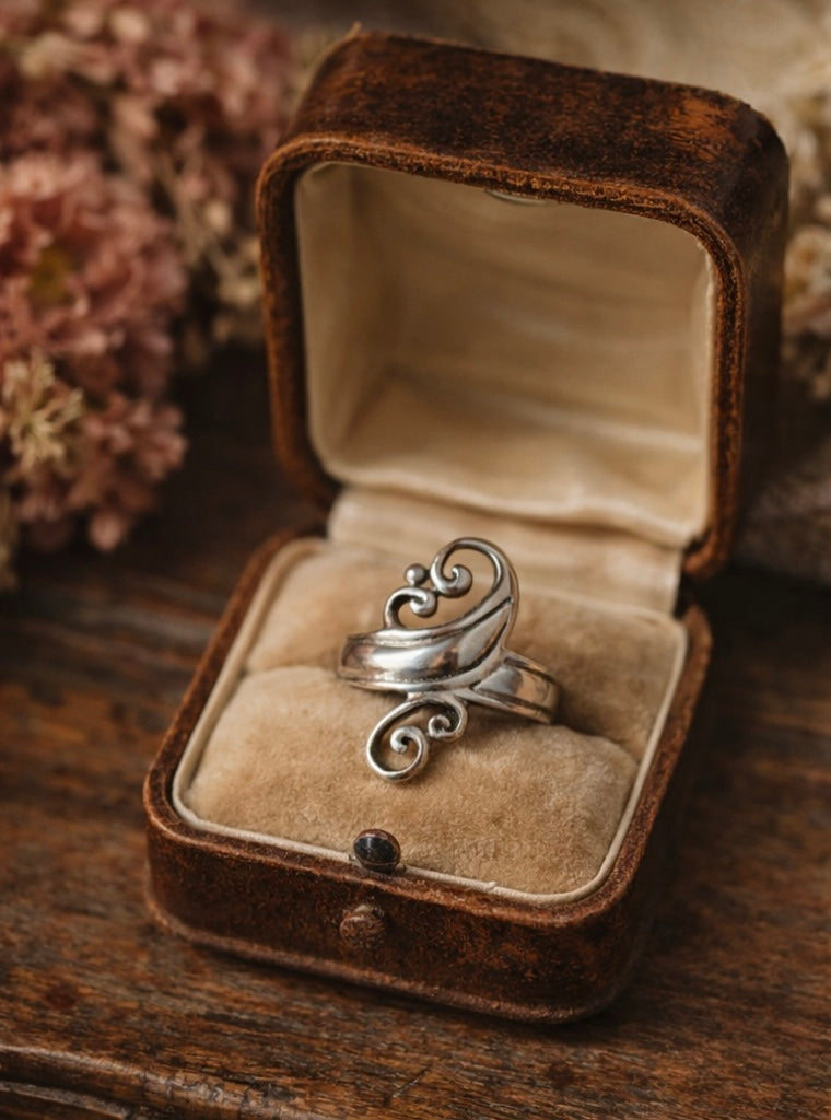 Anello in argento 925 con volute