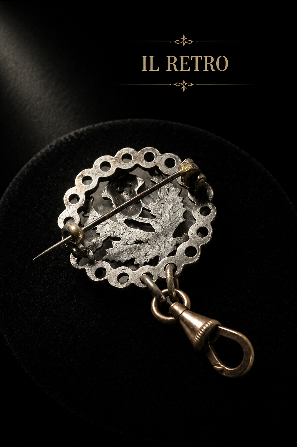 Antica e rara Chatelaine Brooch con cardo e croce di Lorena