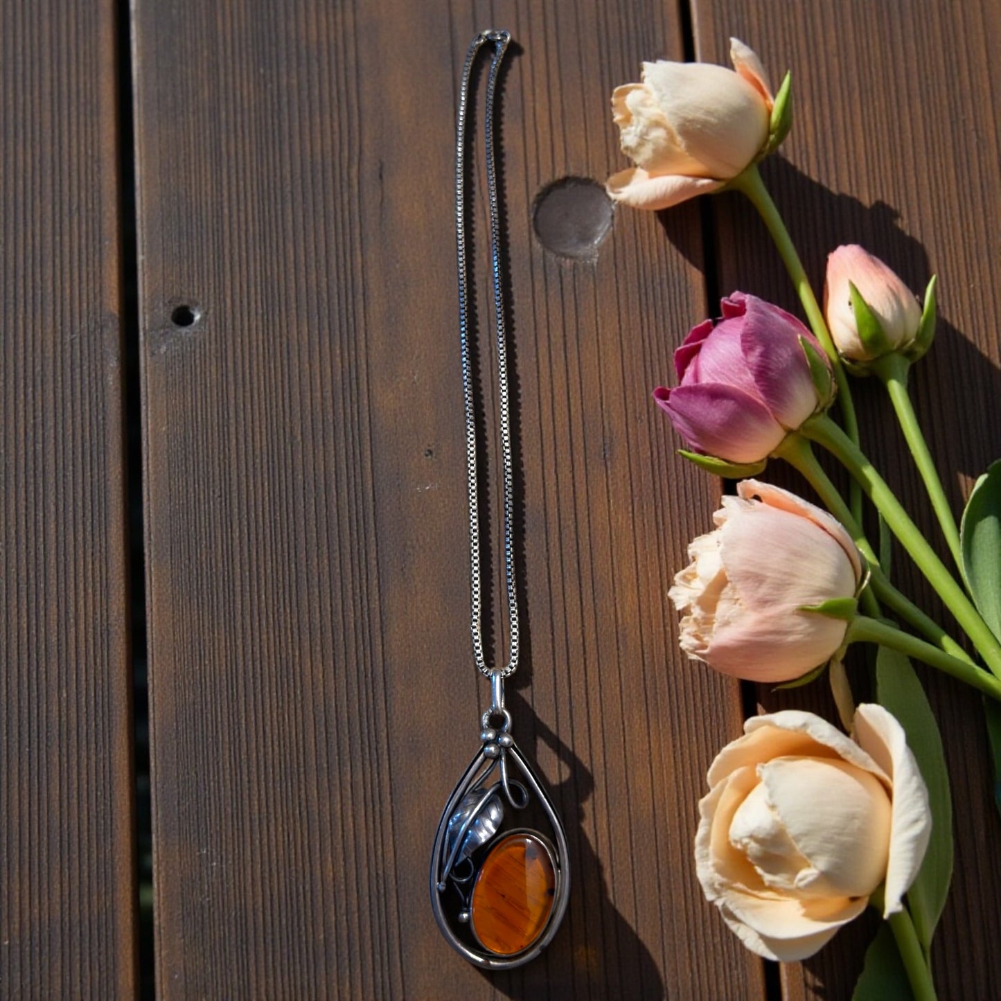 Collana in argento con pendente in argento e ambra Liberty revival anni ‘70