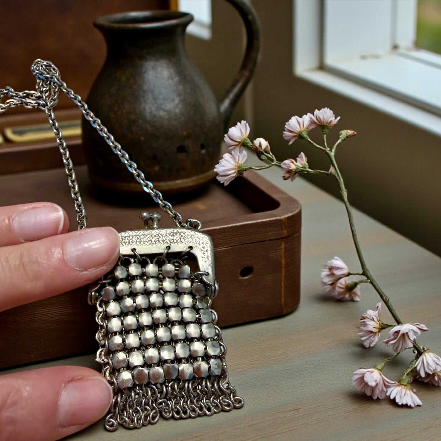 Antica Collana con porta monete argentato, anni ‘20