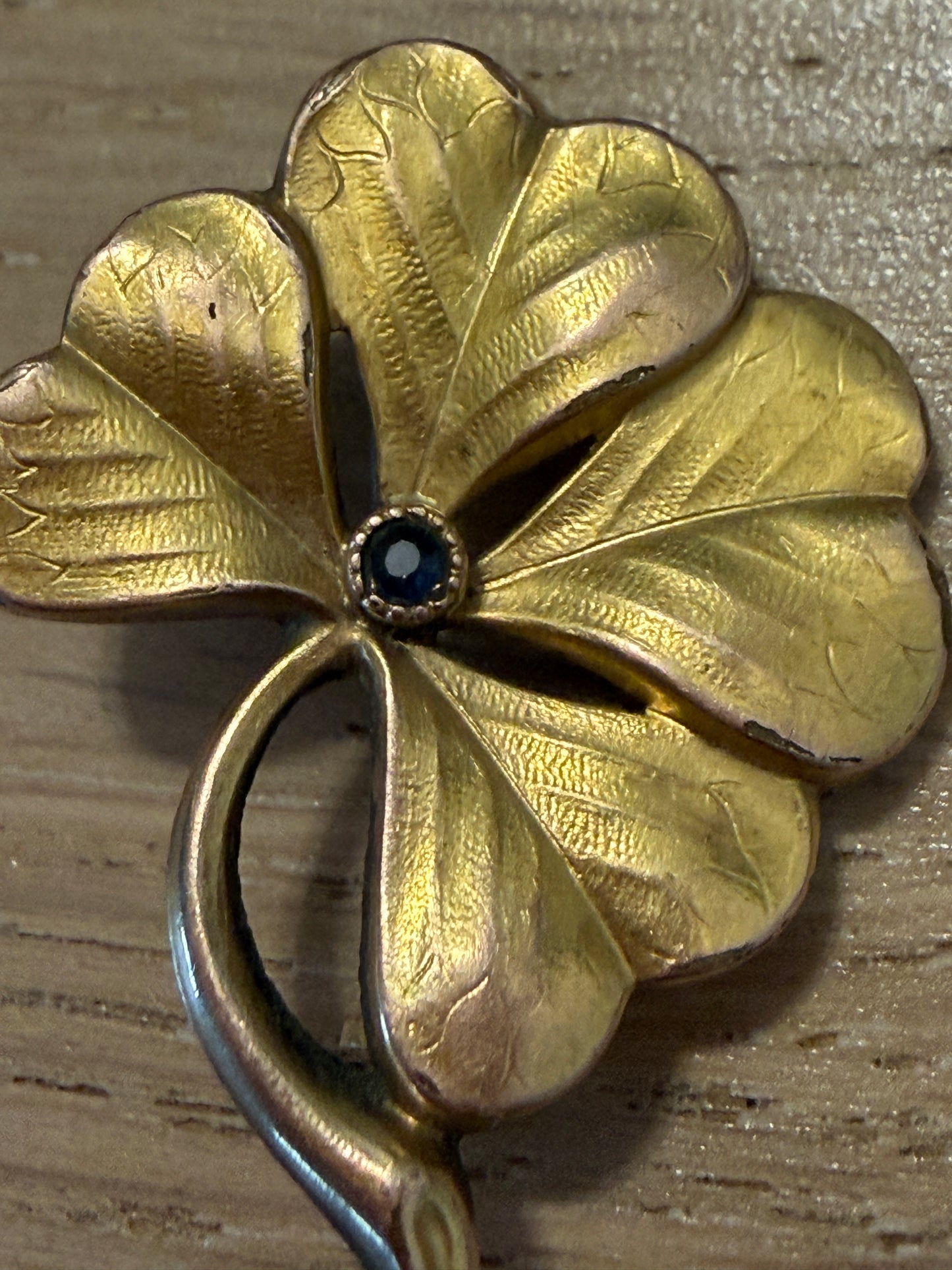 Spilla FIX placcata oro primo ‘900 a guisa di quadrifoglio