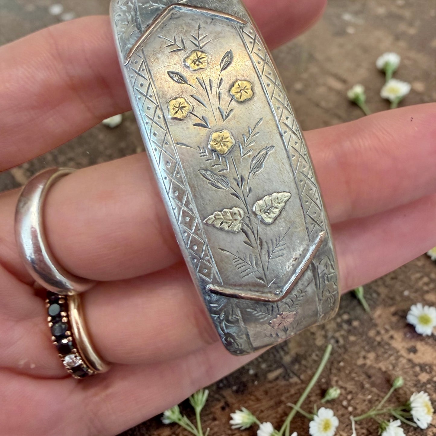 Bracciale in argento massiccio antico, fine ‘800 primo ‘900 con fiori placcati oro