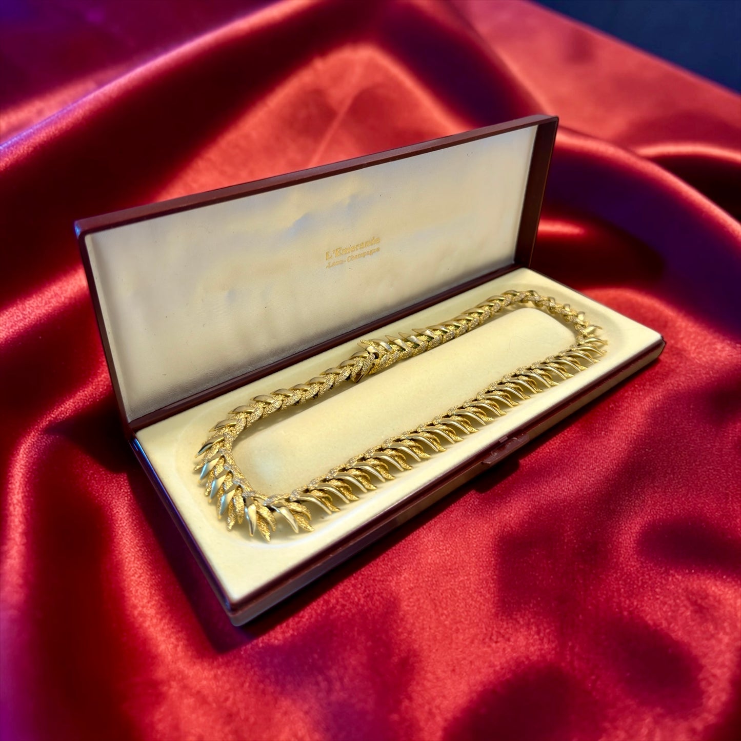 Collier “L’Emeraud” placcato oro anni ‘70 con scrigno originale