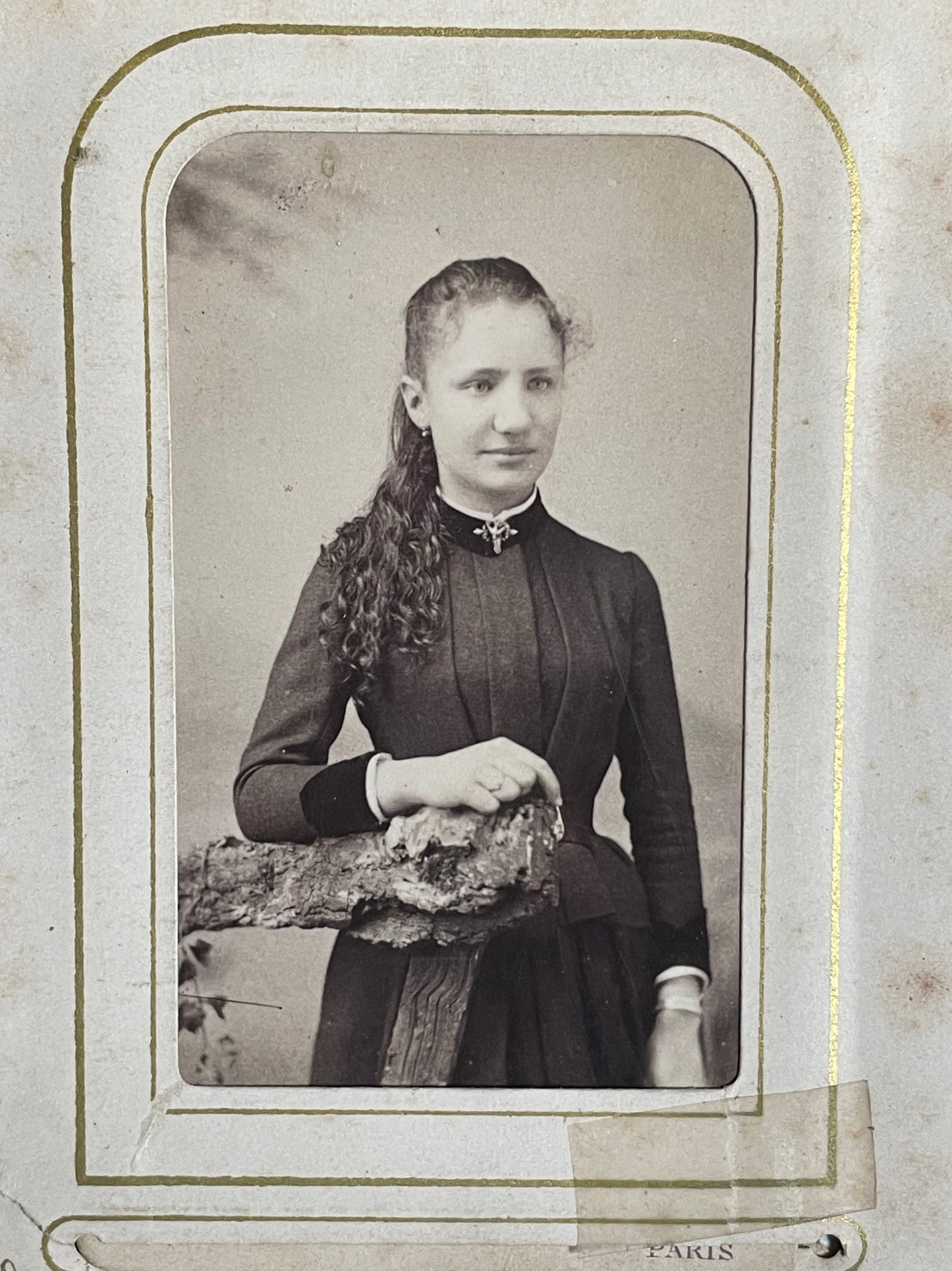 Album de famille con 105 fotografie, ca 1880-1905