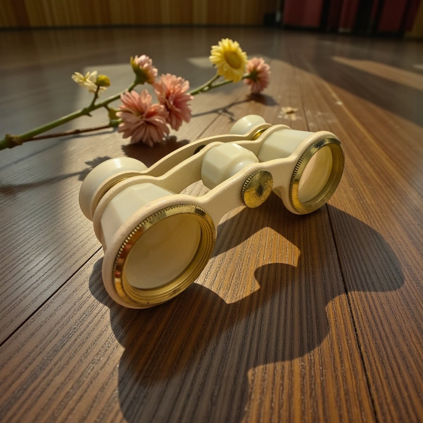 Binocolo da opera completo di astuccio, ex USSR anni ‘60