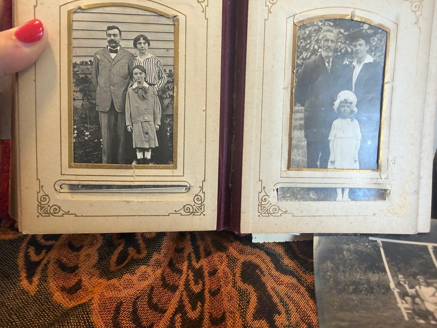 Antico album fine ‘800 completo con 24 foto d’epoca 1890-1915 + 7 sciolte