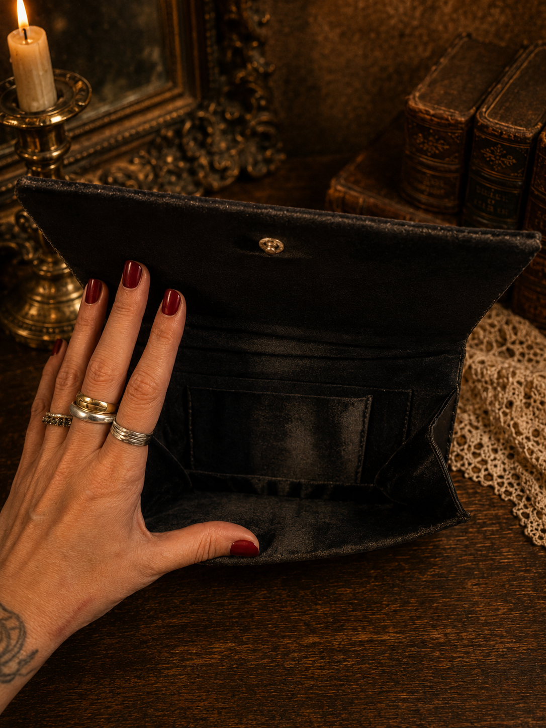 Pochette in velluto e raso nero con pavone policromo in canutiglia, 50s-60s