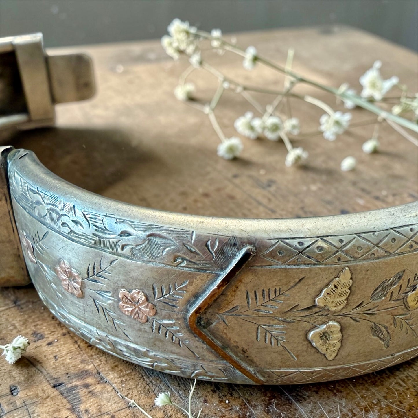 Bracciale in argento massiccio antico, fine ‘800 primo ‘900 con fiori placcati oro