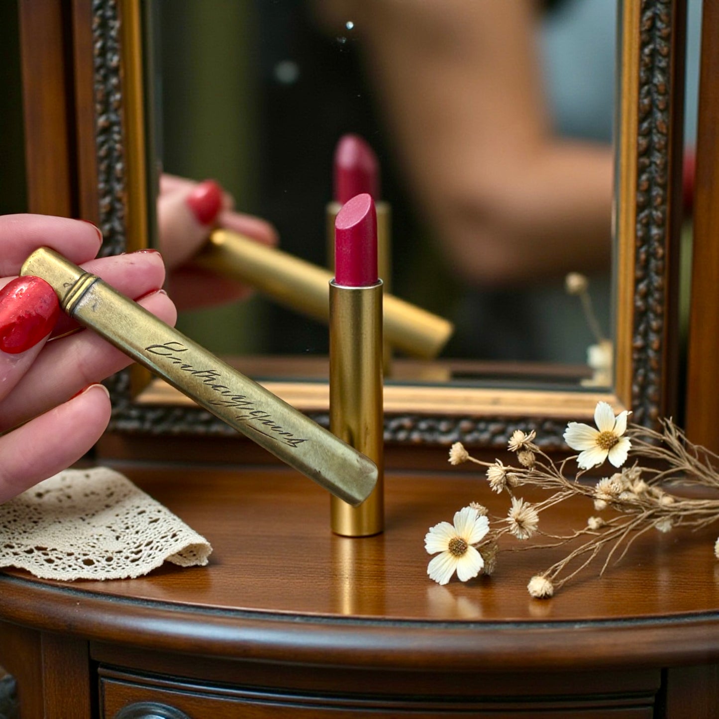 Spettacolare gancio allaccia guanti in custodia nobiliare