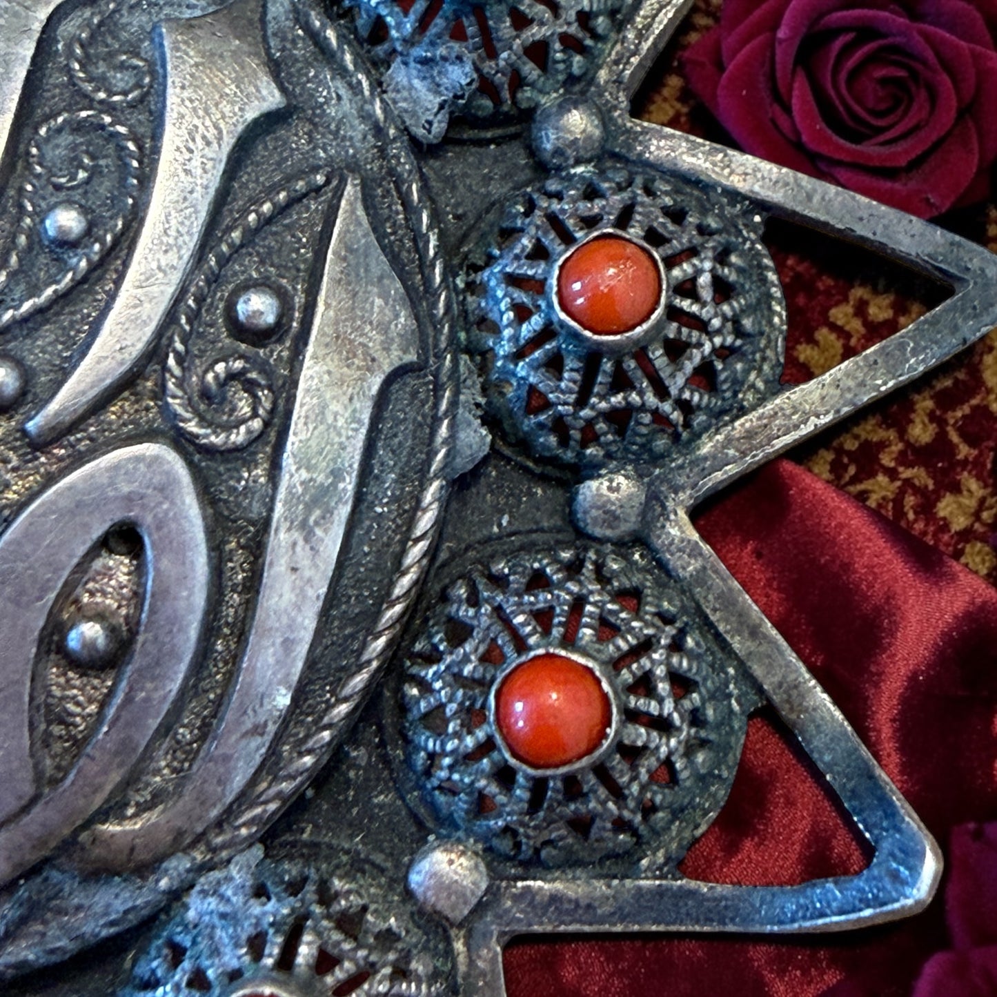 Pendente / spilla gioiello in argento pieno, antica gioielleria Berbera primi ‘900