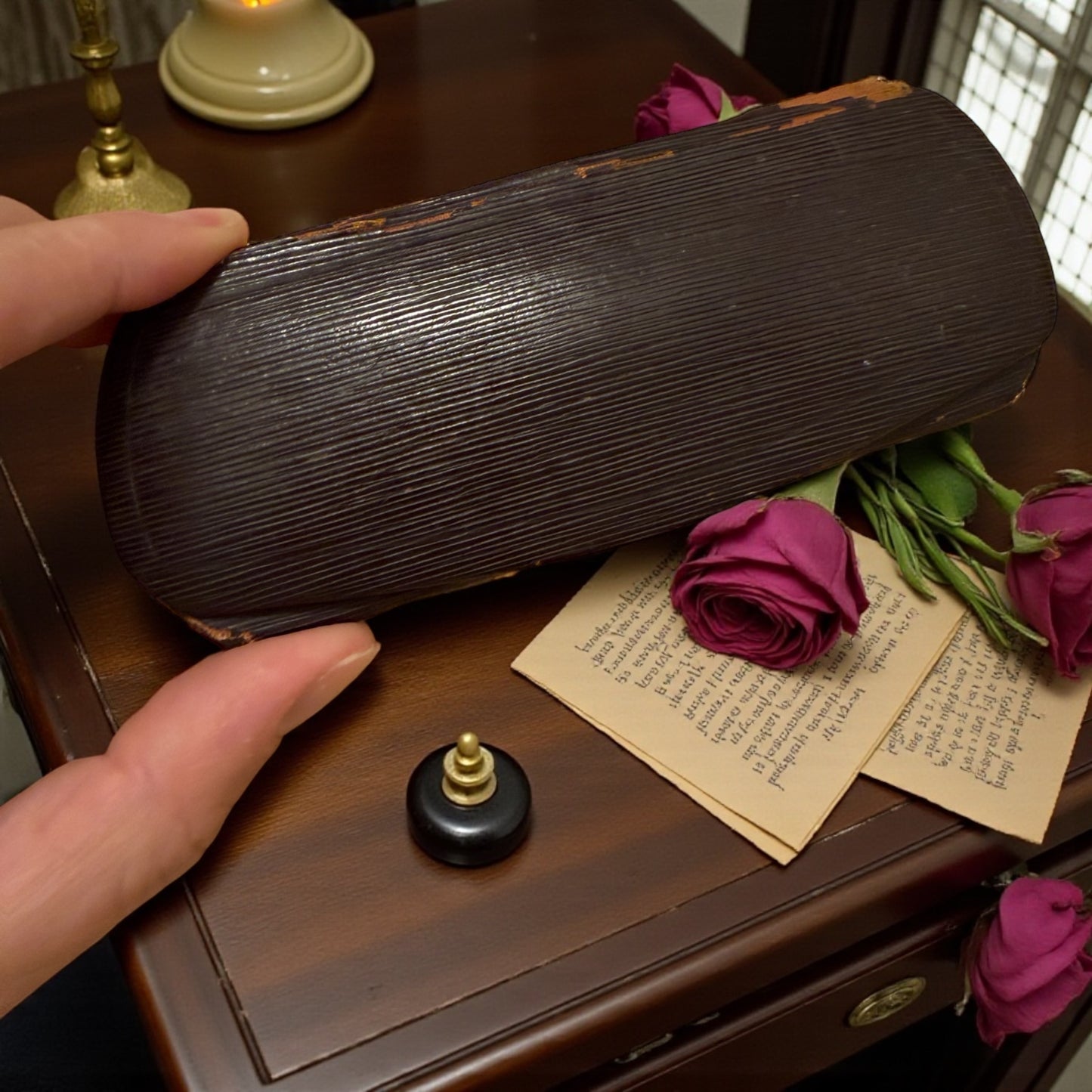Antichi occhiali pince nez laminati in oro con custodia, 1890-1900 ca