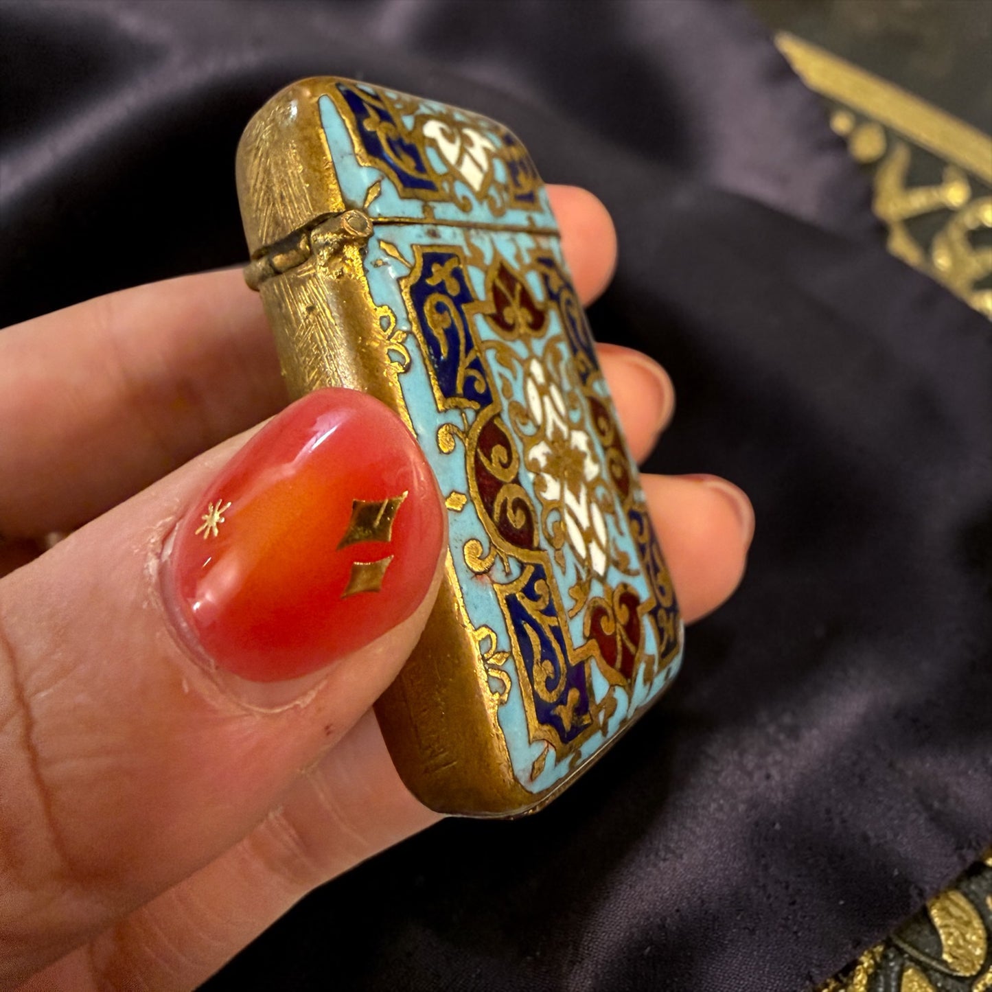 Antico Vesta Case in smalti cloisonné di gusto orientalista, Francia fine ‘800
